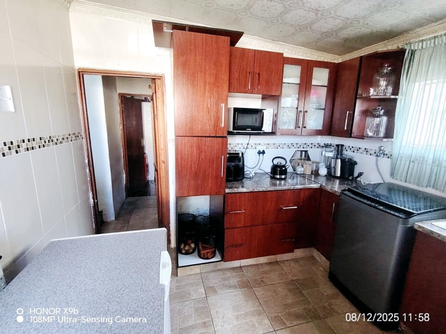 5 Bedroom Property for Sale in Mdantsane Nu 8 Eastern Cape